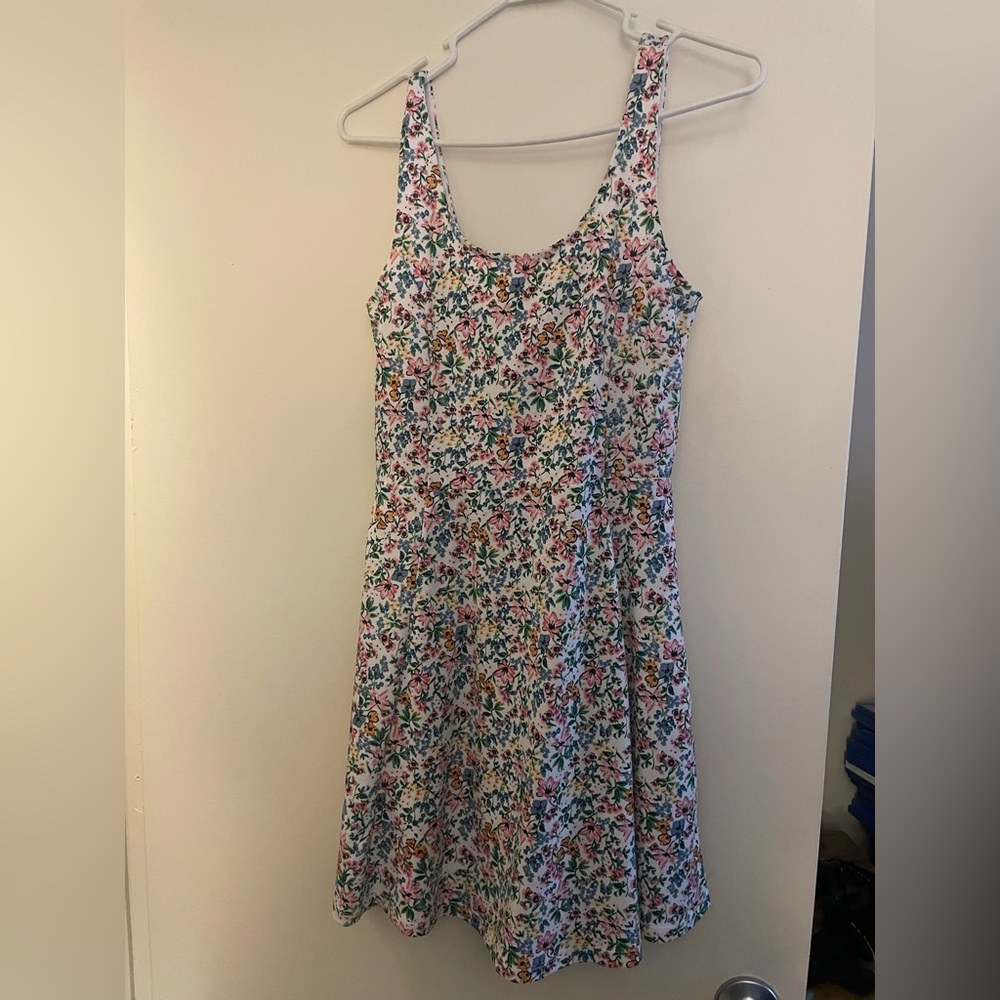 Nice floral dress. Brand new with tag.